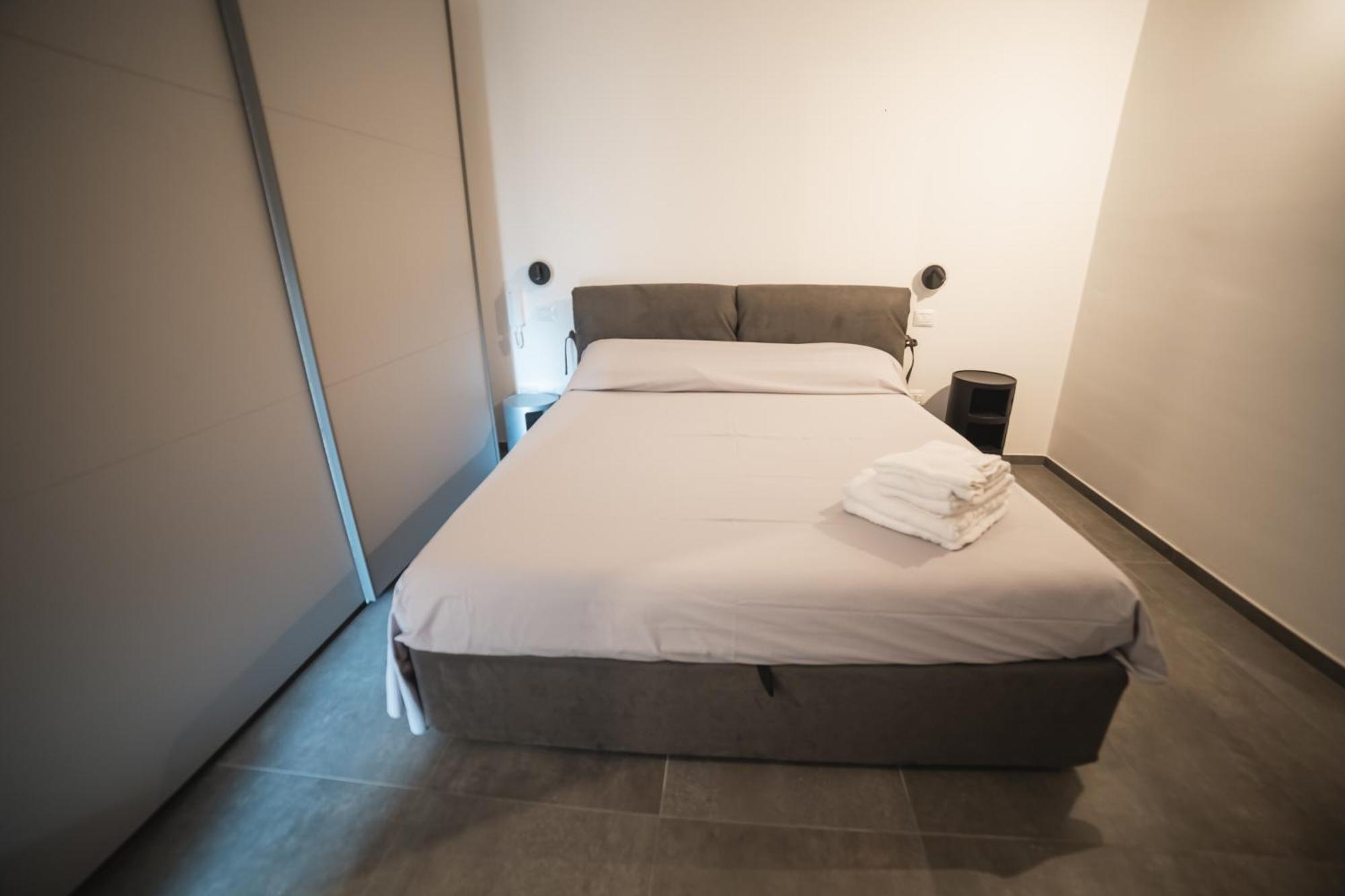 Suite Piazza Mazzini 90 Mq 5 Lecce Exteriör bild
