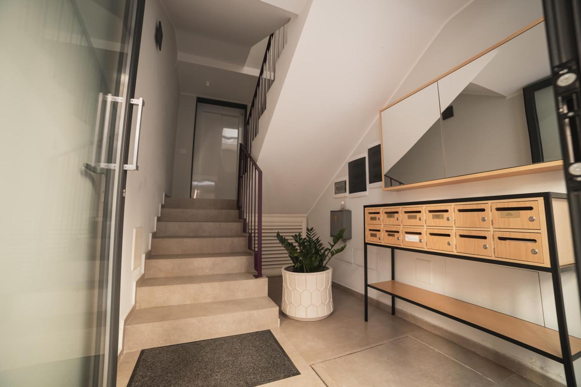 Suite Piazza Mazzini 90 Mq 5 Lecce Exteriör bild