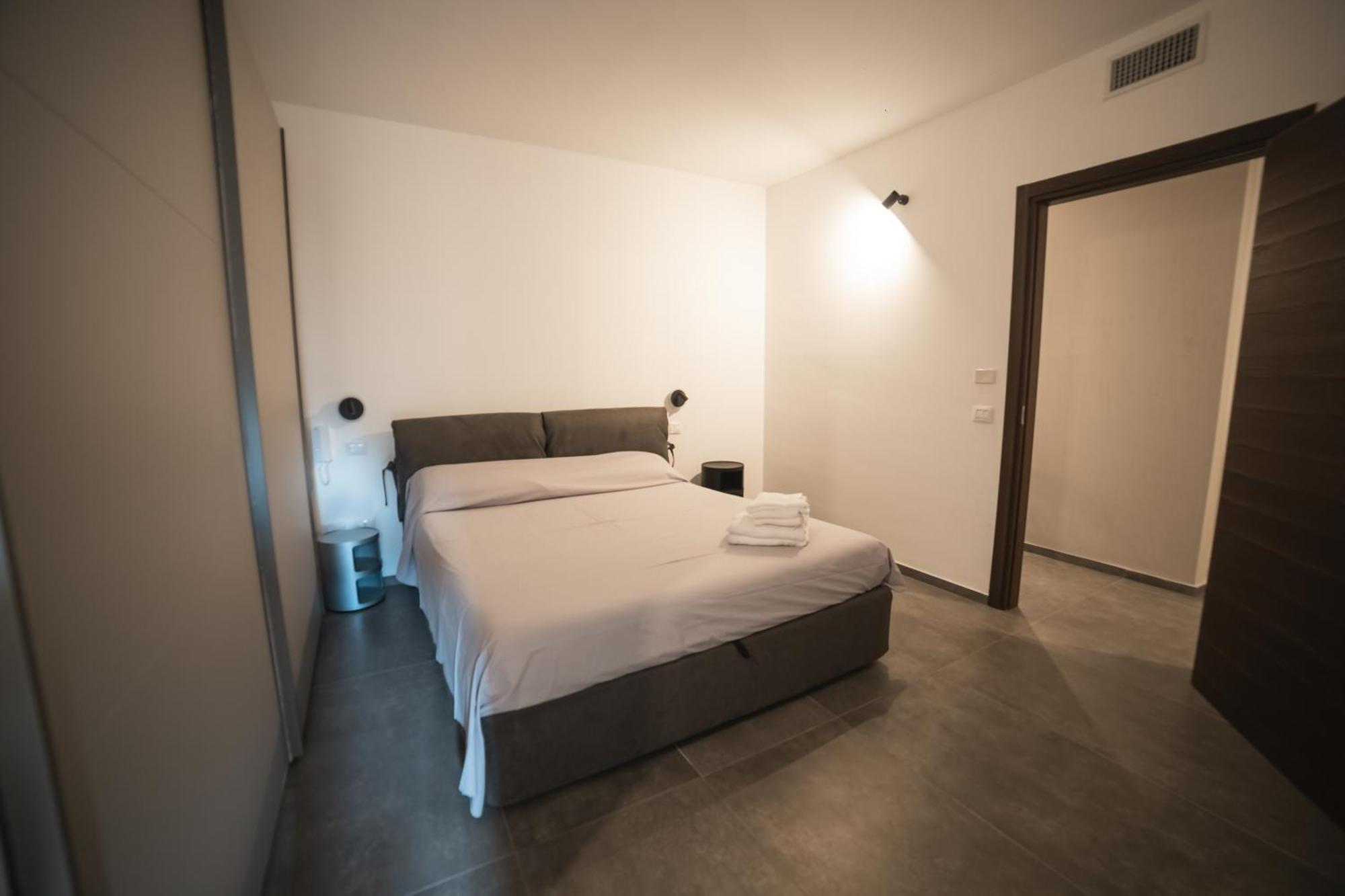 Suite Piazza Mazzini 90 Mq 5 Lecce Exteriör bild