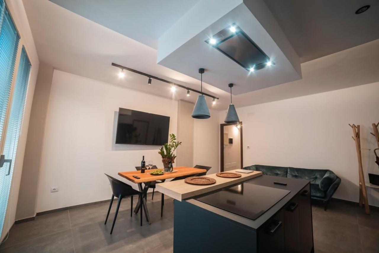 Suite Piazza Mazzini 90 Mq 5 Lecce Exteriör bild